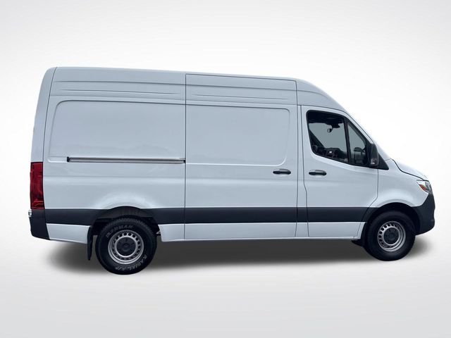 Used 2025 White Mercedes-Benz Cargo 144 WB image 9