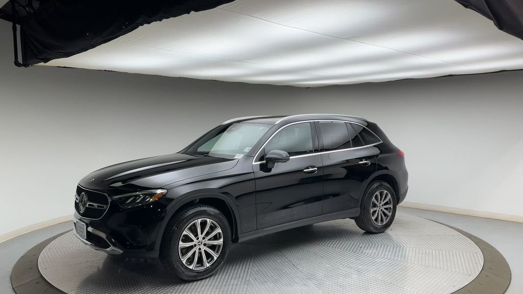 Used 2025 Black Mercedes-Benz GLC 300 image 6
