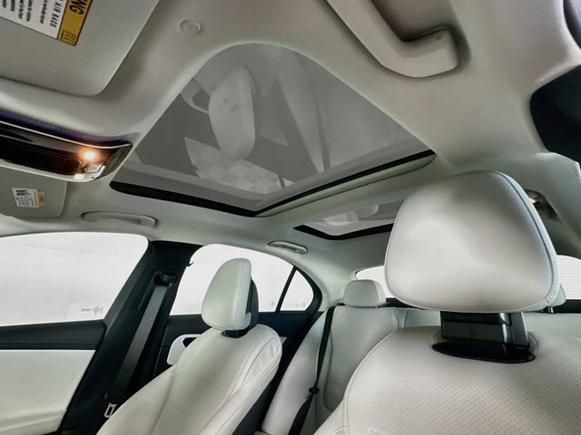 New 2026 MANUFAKTUR Alpine Grey Mercedes-Benz C 300 image 53