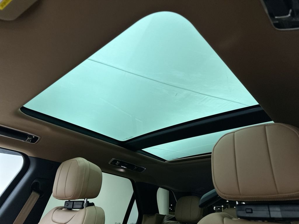 New 2026 Fuji White Land Rover SE image 19