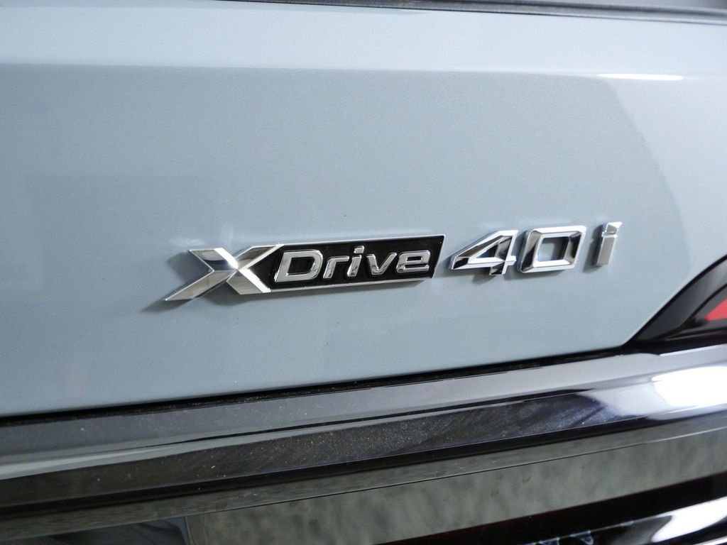 New 2027 Brooklyn Grey Metallic BMW xDrive40i image 11