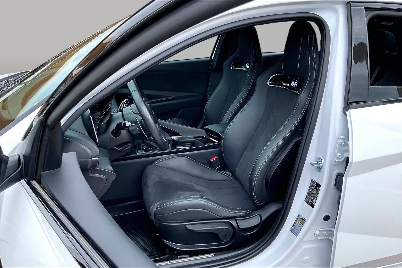 Used 2025 Atlas White Hyundai  image 7