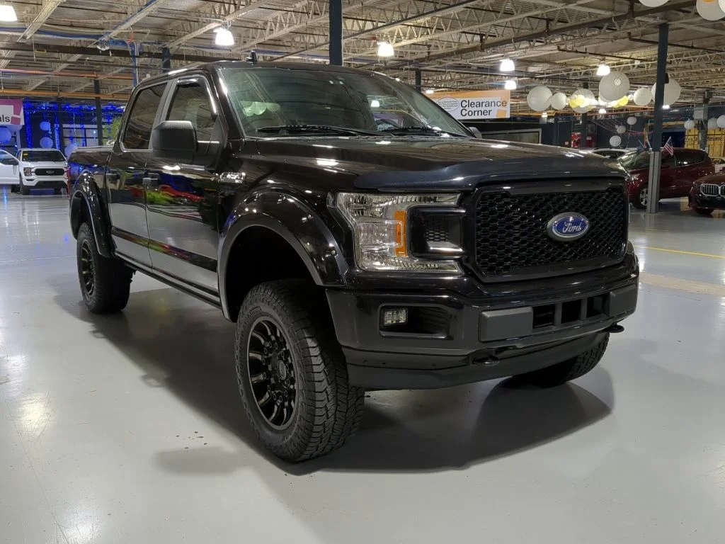 Used 2020 Black Metallic Ford XL image 5