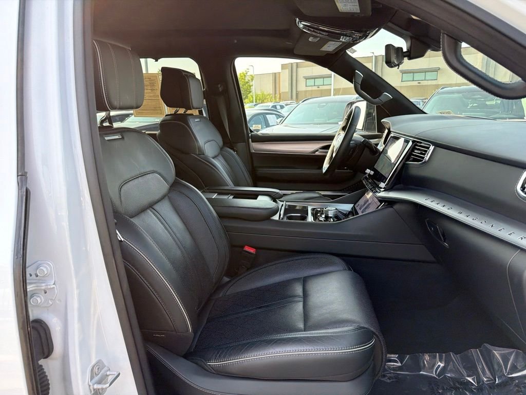 Used 2023 White Jeep Series II image 20