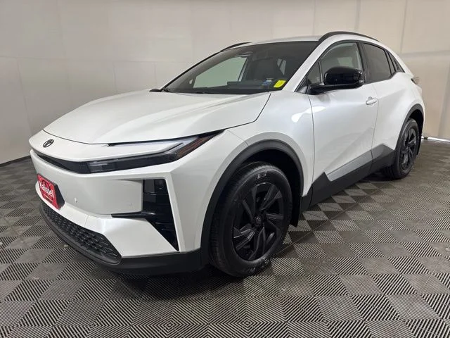New 2026 Wind Chill Pearl <sup>1</sup> Toyota  SE image 8