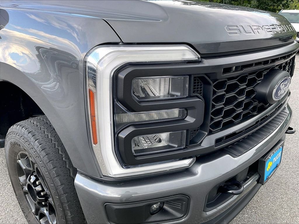 Used 2024 Carbonized Gray Metallic Ford XLT image 31