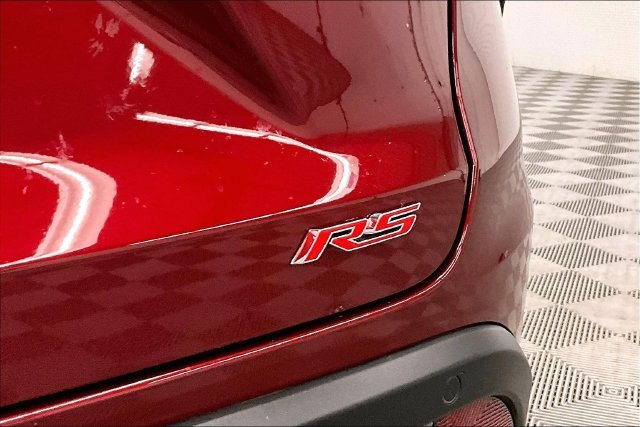 Used 2025 Crimson Metallic Chevrolet 2RS image 9