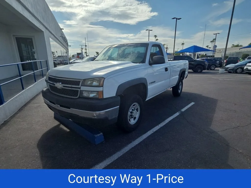 Used 2006 Summit White Chevrolet Work Truck image 10