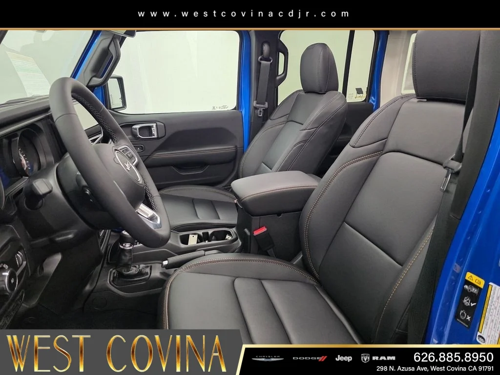 New 2026 Hydro Blue Pearl-Coat Exterior Paint Jeep Sahara image 16