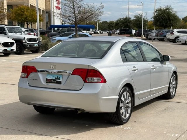 Used 2009 Alabaster Silver Metallic Honda EX-L image 5