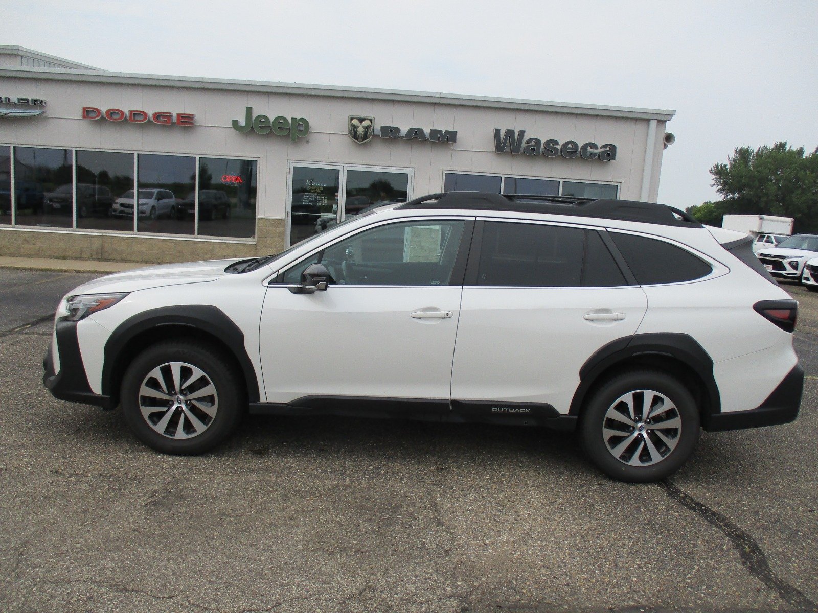 Used 2024 Subaru Outback Premium with VIN 4S4BTACC6R3241371 for sale in Waseca, Minnesota