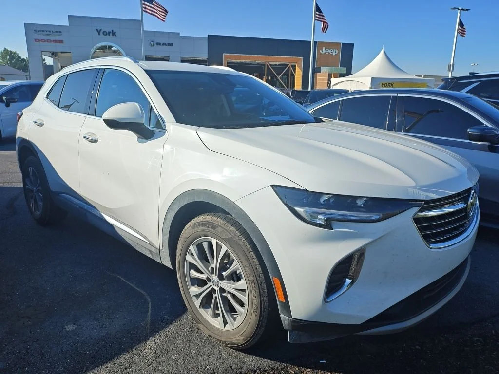 Used 2022 White Buick Preferred image 10
