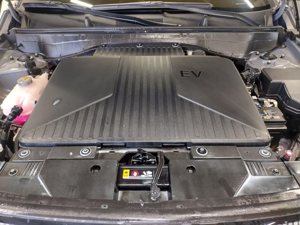 Certified Used 2024 Gray Hyundai SEL image 9