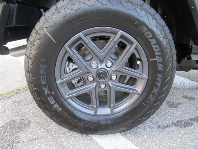 New 2026 Granite Crystal Metallic Clear-Coat Exterior Paint Jeep Sport S image 7