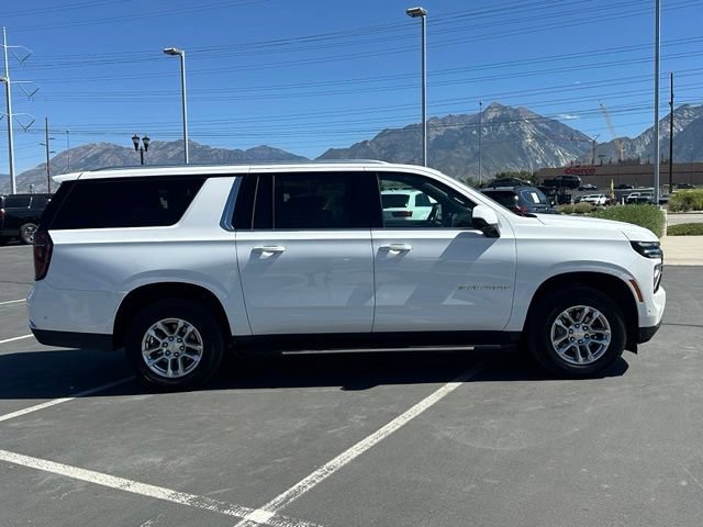 2025 Chevrolet Suburban LT - Photo 7