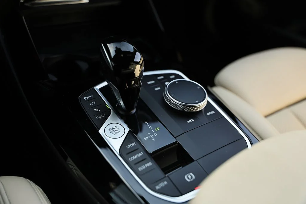 Used 2024 Mineral White Metallic BMW sDrive30i image 38