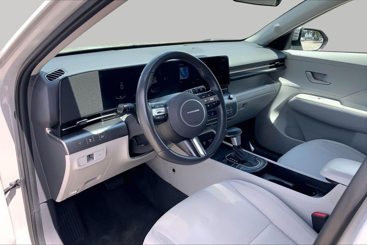 Used 2025 Cyber Gray Metallic Hyundai SEL image 17