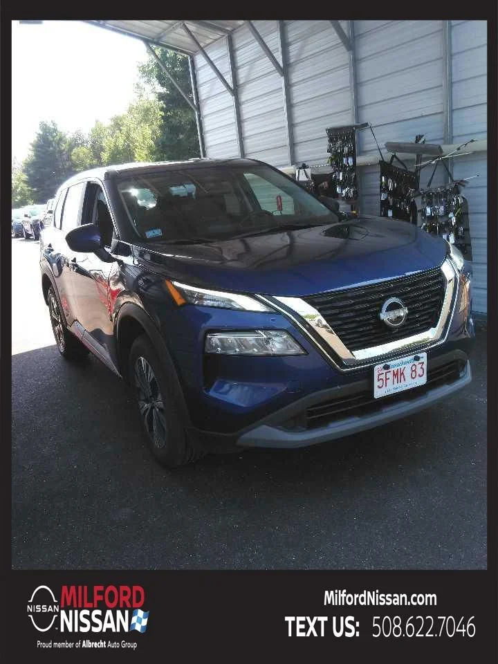 Used 2023 Blue Nissan SV image 4
