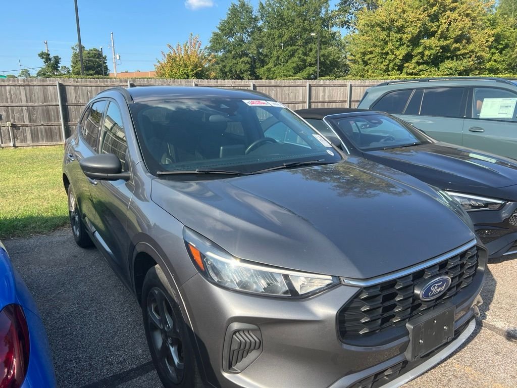 Used 2023 Gray Ford ST-Line image 2