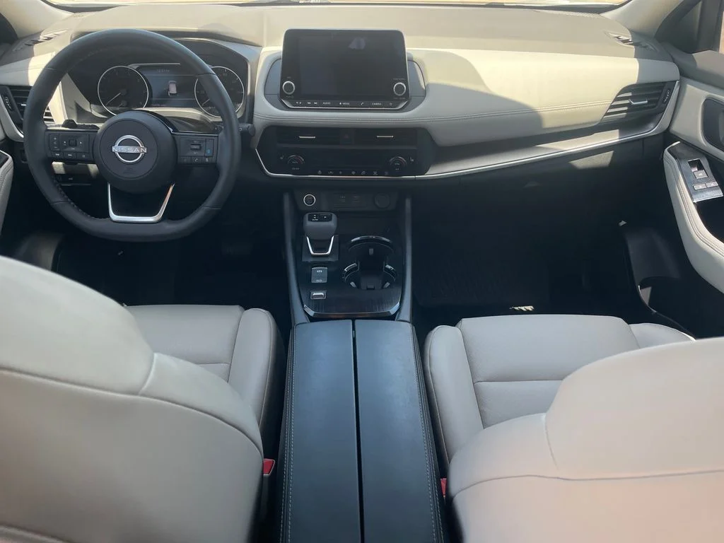 Used 2023 White Nissan SV image 12