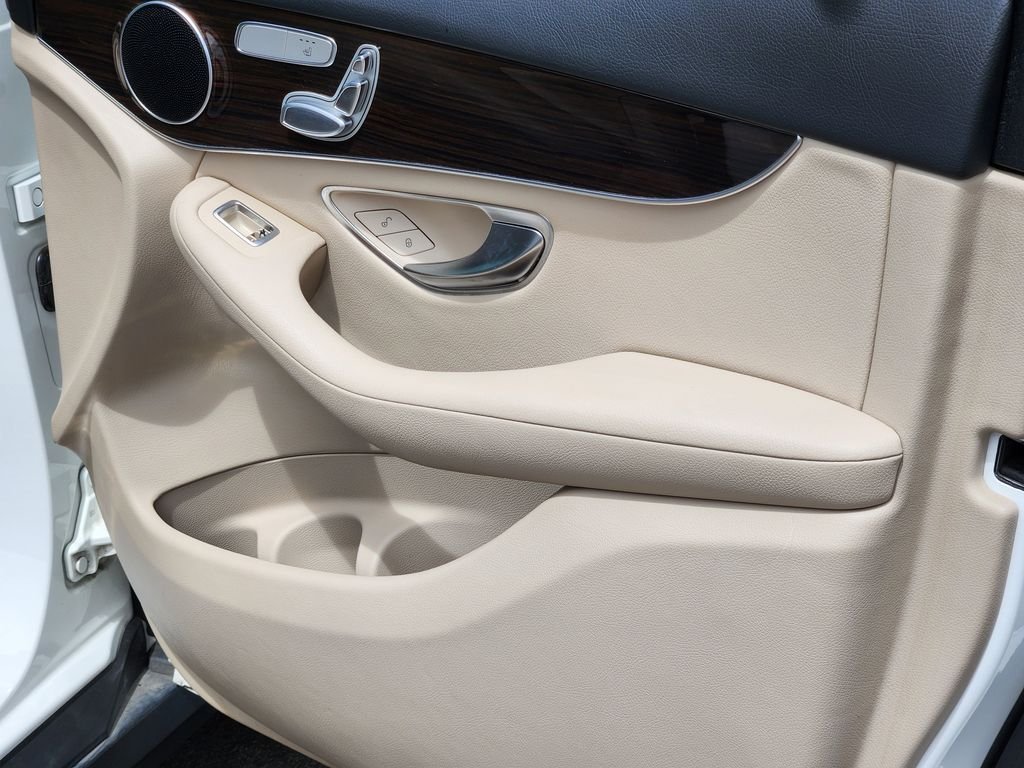 Used 2019 Polar White Mercedes-Benz 300 image 18