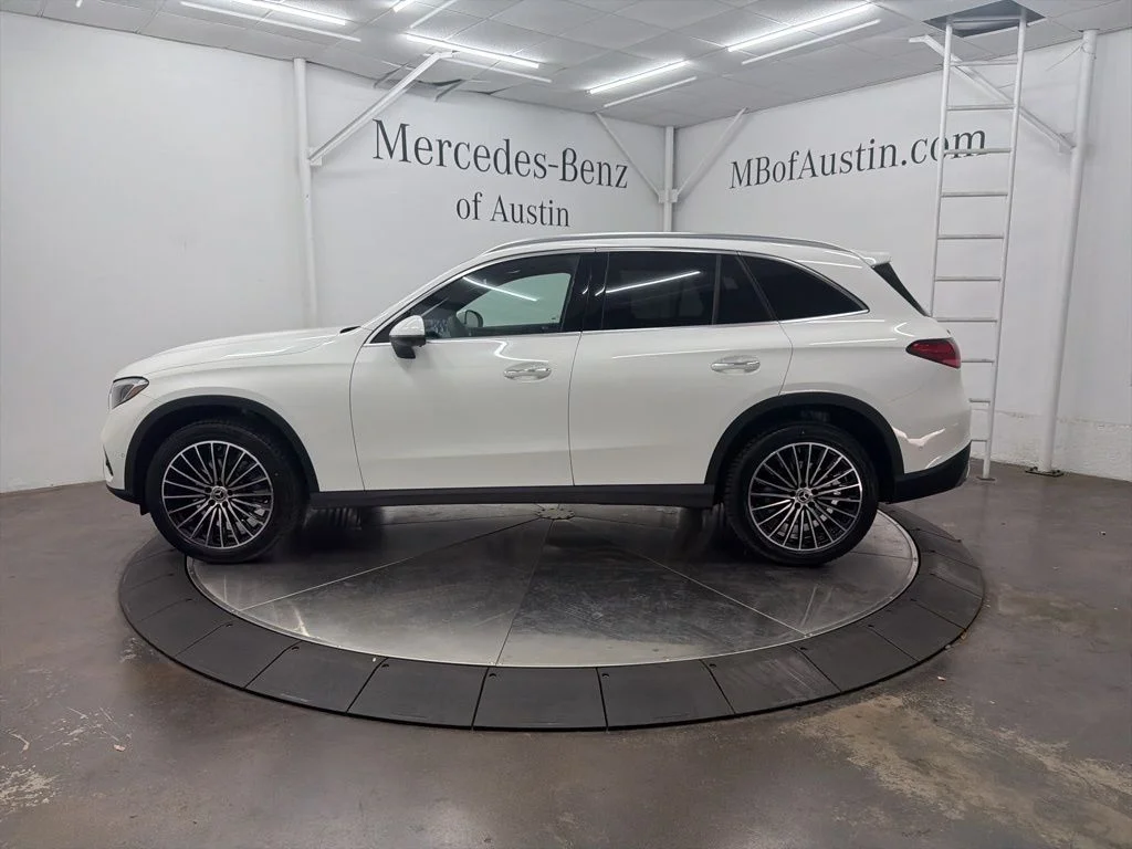 Used 2026 White Mercedes-Benz GLC 300 image 4