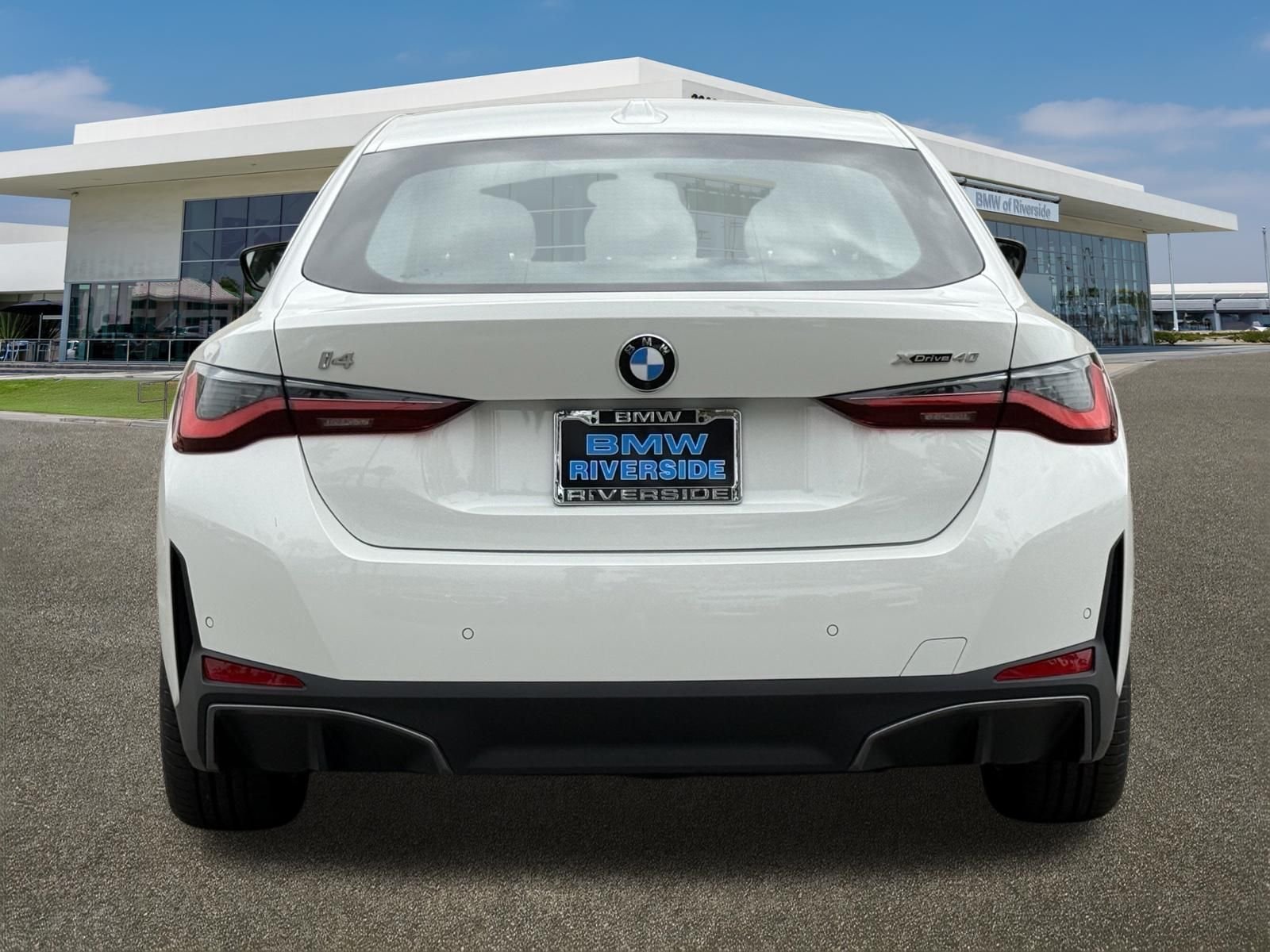 New 2026 Alpine White BMW xDrive40 image 9