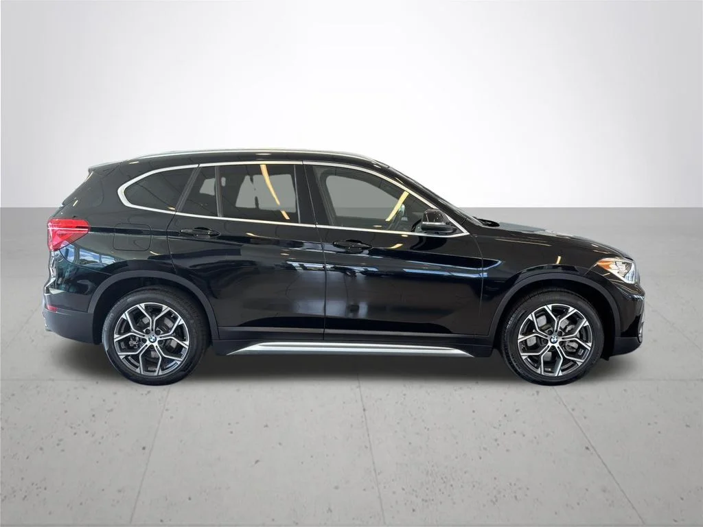 Used 2021 Black BMW xDrive28i image 6