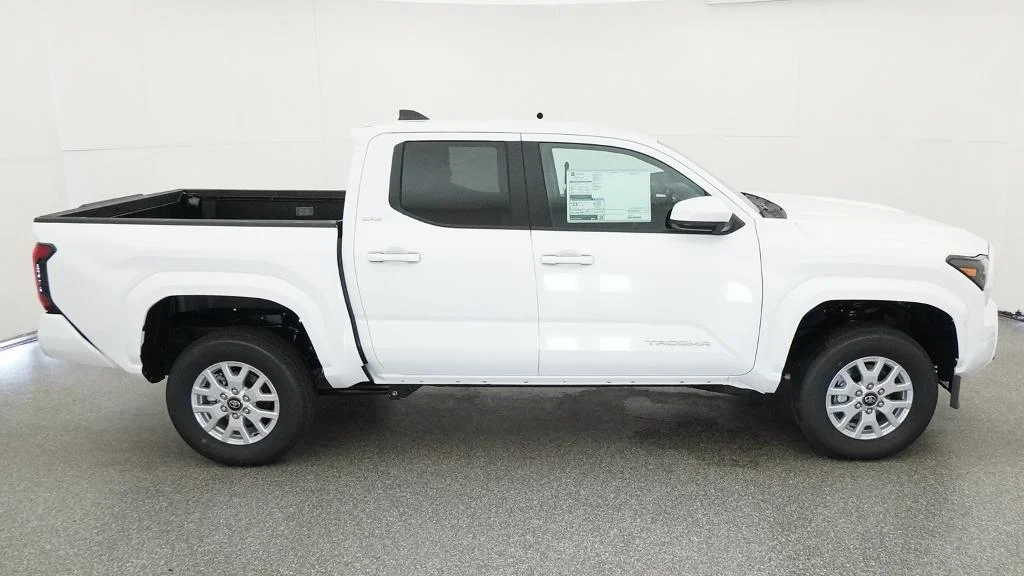 New 2026 Ice Cap Toyota SR5 image 14