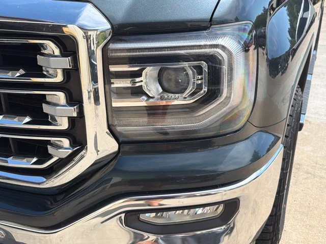 Used 2018 Gray GMC SLT image 10