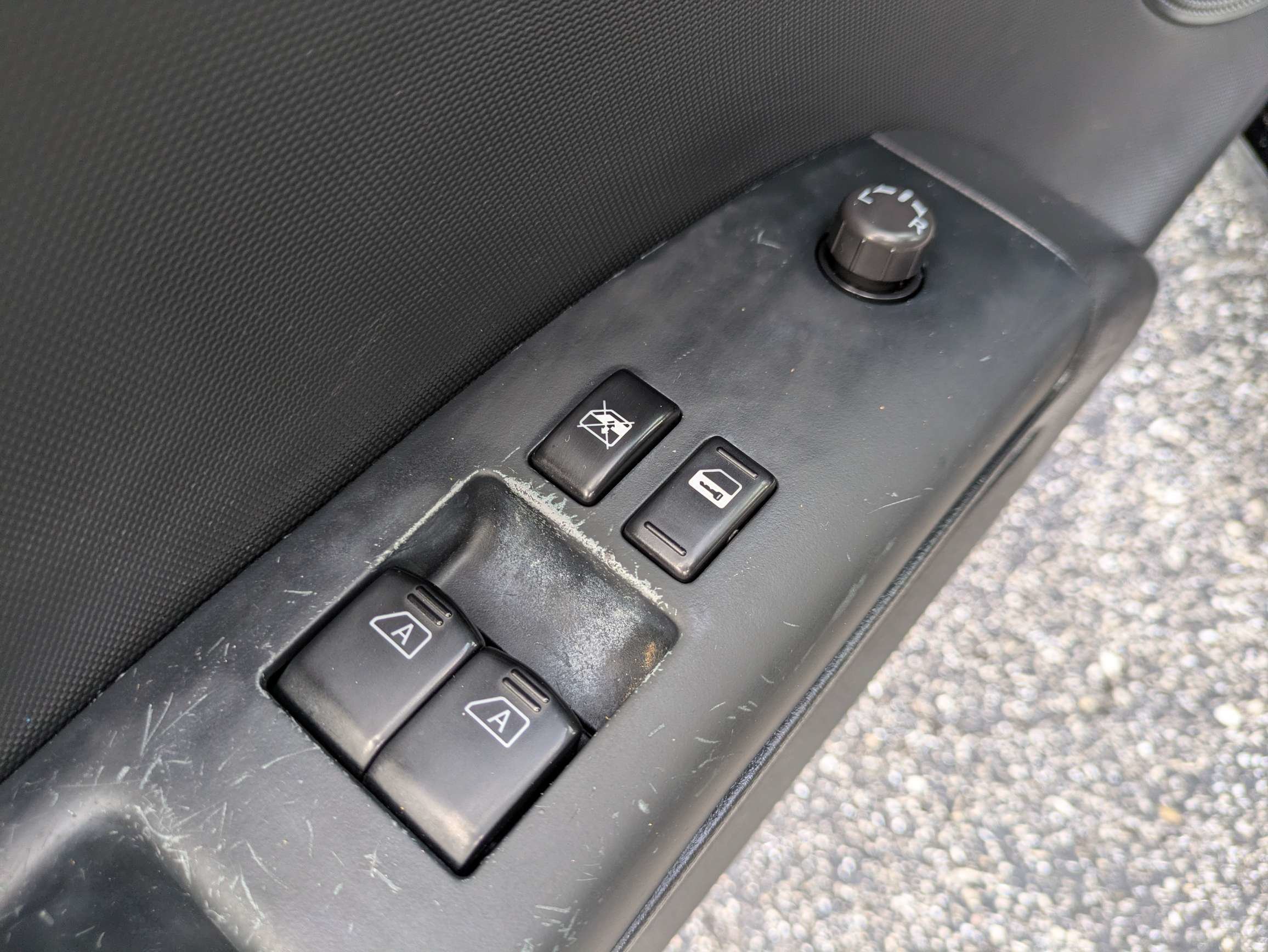 Used 2004  Nissan  image 18