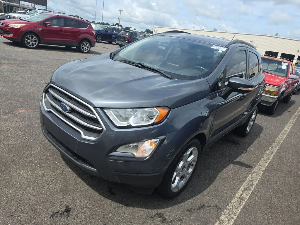 Used 2021  Ford SE image 1