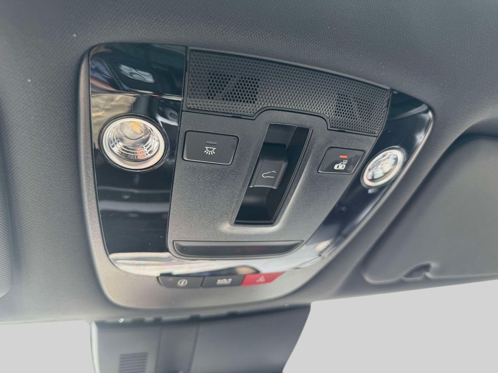 Used 2023 Black Kia X-Line image 29