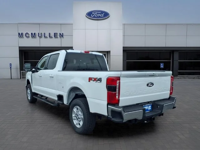 New 2027 Oxford White Ford F-250® XLT image 9