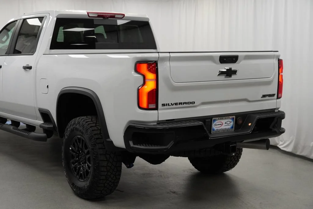 New 2026 Summit White Chevrolet ZR2 image 13