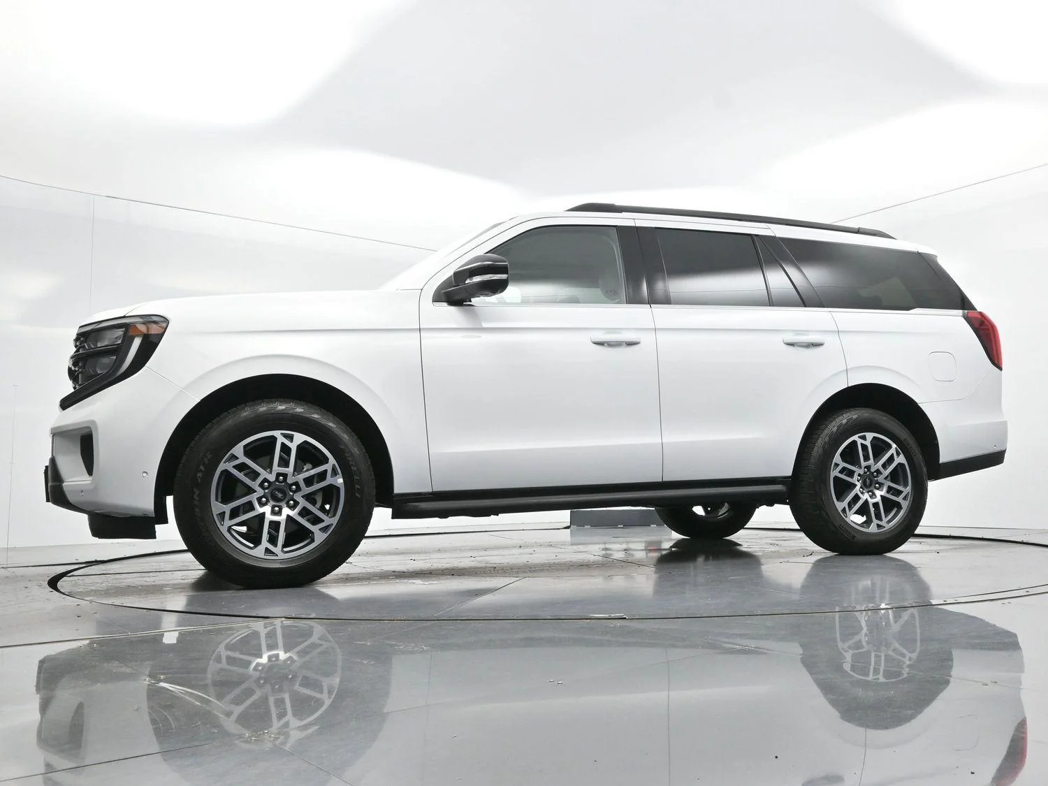 Used 2025 White Ford Active image 53