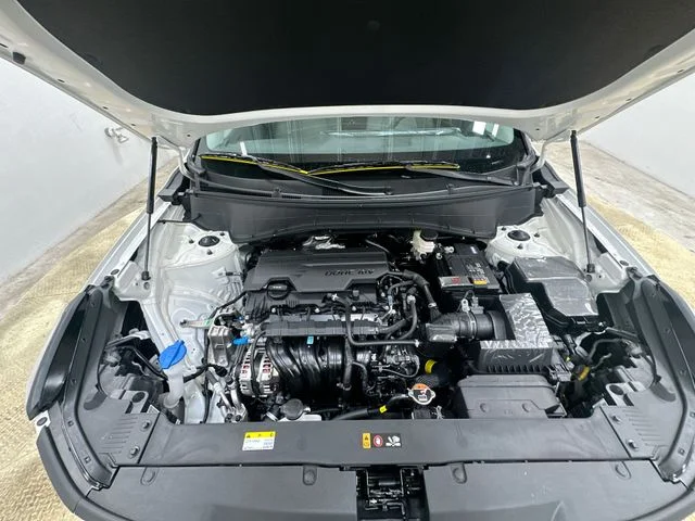 New 2027 White Kia LX image 18