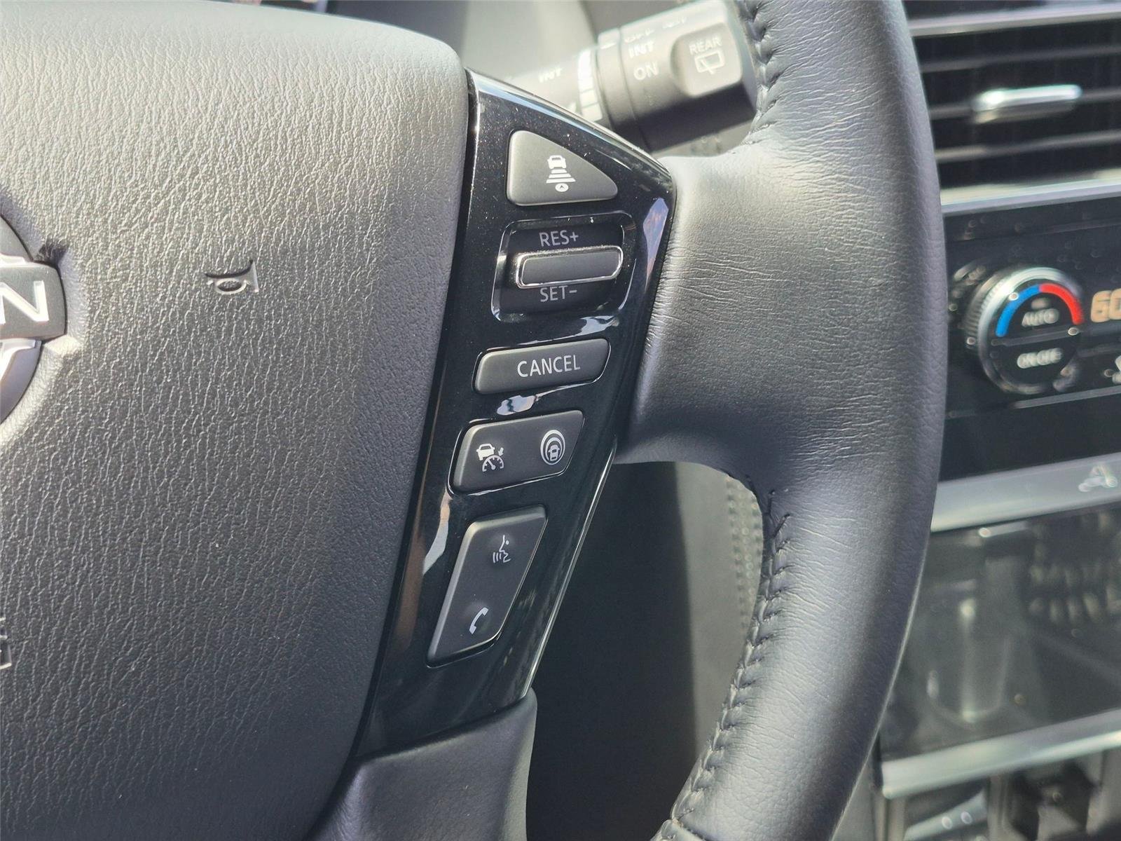 Used 2024 Aspen White Tricoat Nissan SL image 18