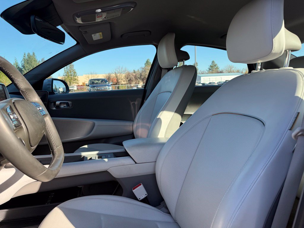 Used 2025 Curated Silver Hyundai SEL image 9