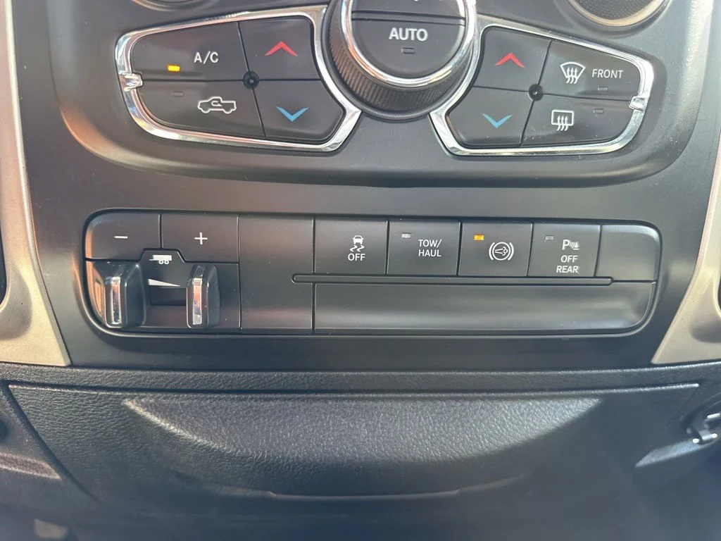Used 2017 White Ram SLT image 35
