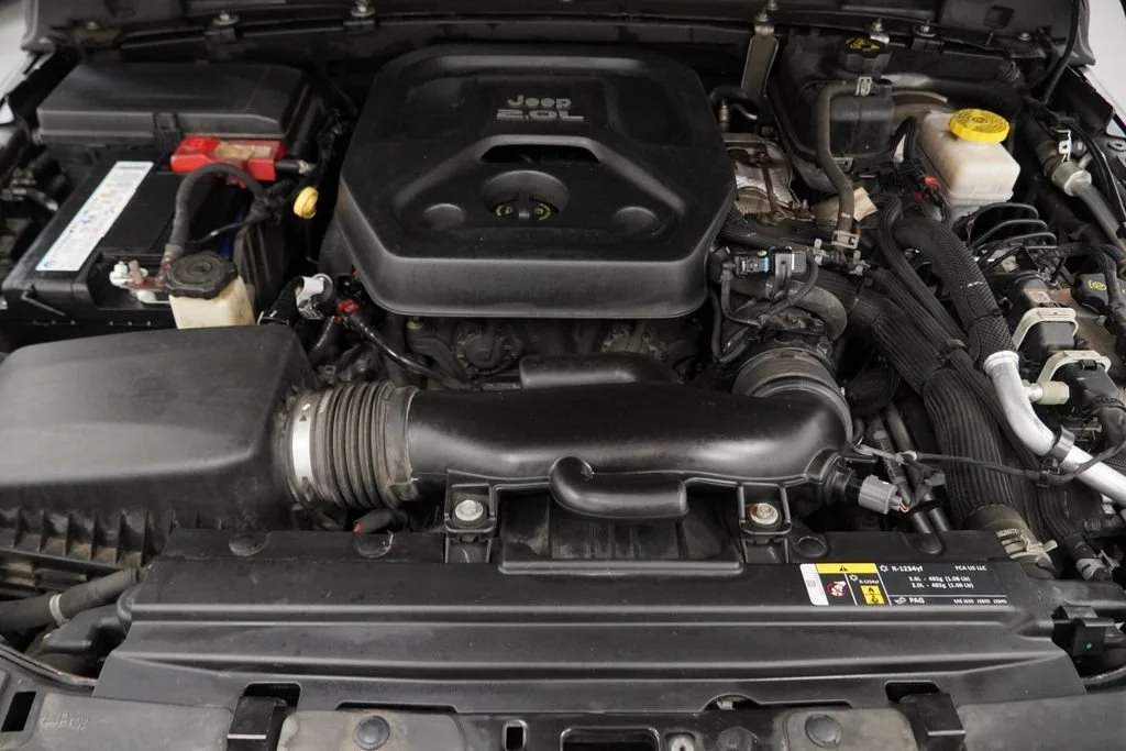 Used 2020 Gray Jeep Sahara 4x4 image 43