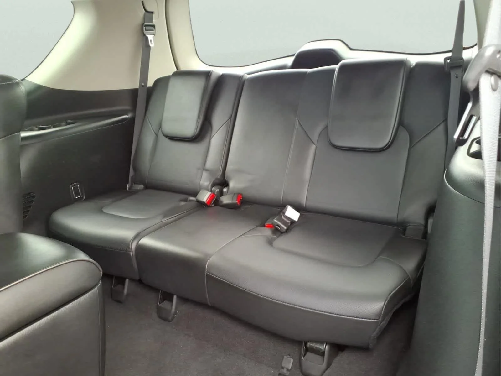 Used 2019 Graphite Shadow INFINITI LUXE image 30