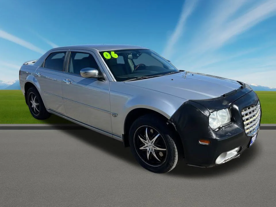 Used 2006 Silver Chrysler Base image 3