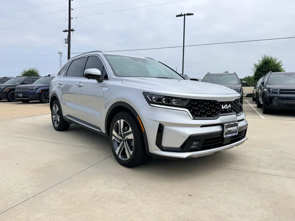 Used 2023 Silky Silver Kia SX Prestige image 3