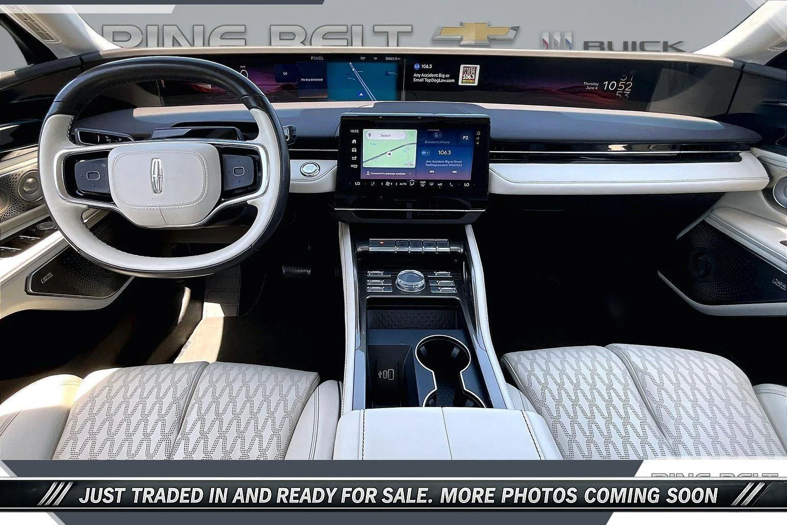 Used 2024 White Platinum Metallic Tri-Coat Lincoln Black Label image 13