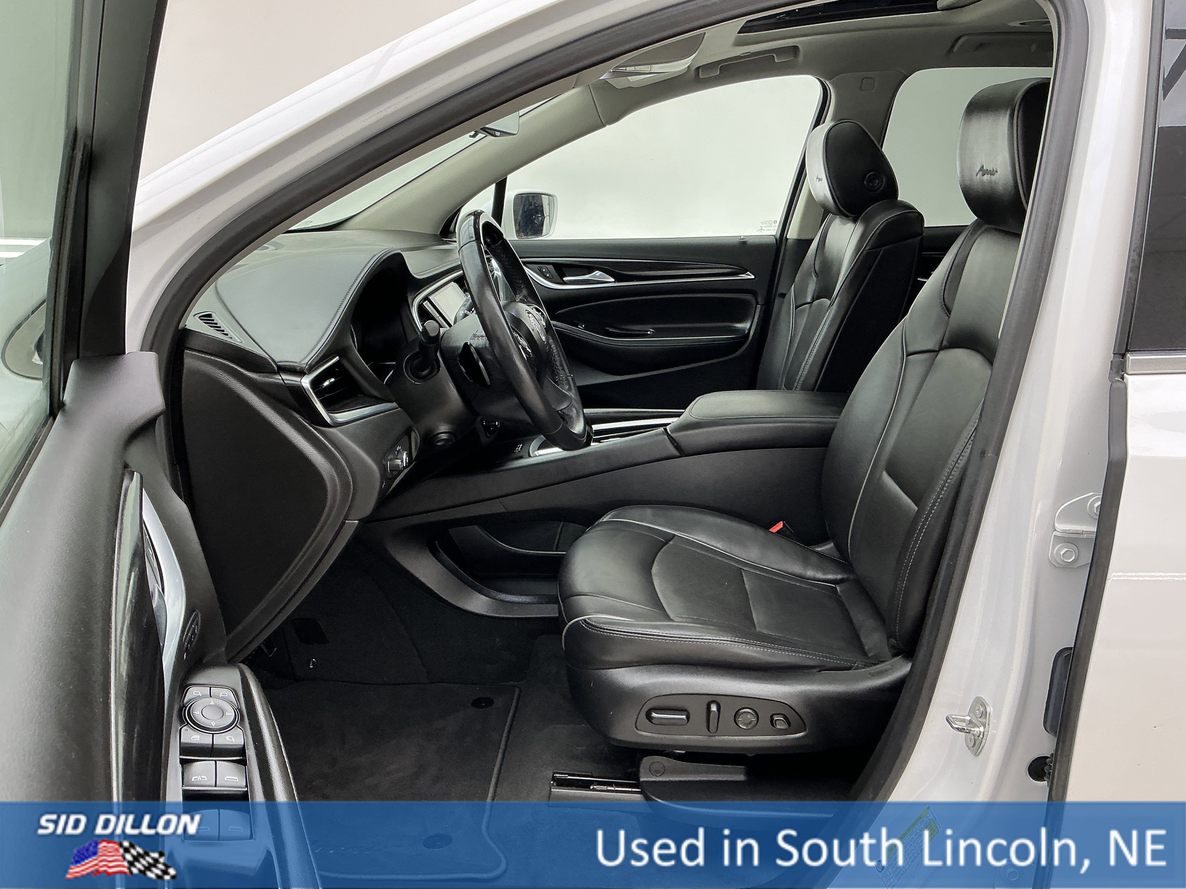 Used 2020 White Frost Tricoat Buick Avenir image 17