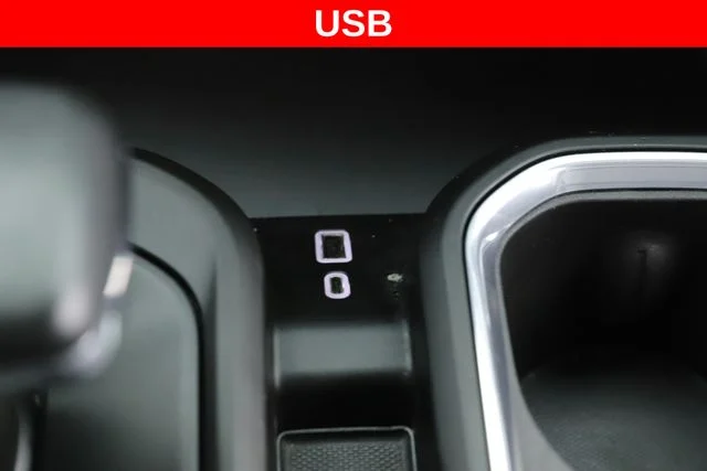 Used 2024 White GMC Denali image 27