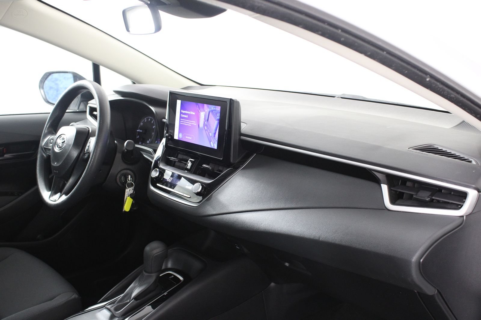 Used 2025 White Toyota LE image 29