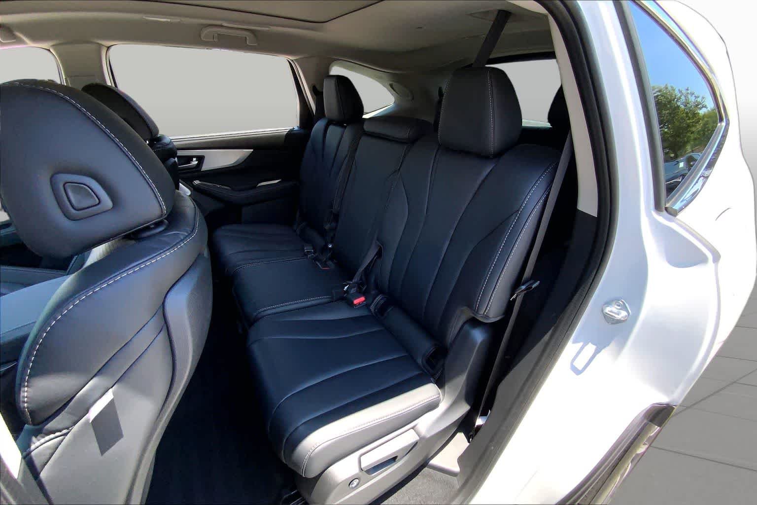 Used 2026 Platinum White Pearl Acura w/Technology Package image 20