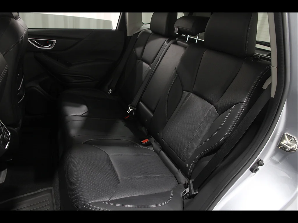 Used 2020 Ice Silver Metallic Subaru Limited image 19